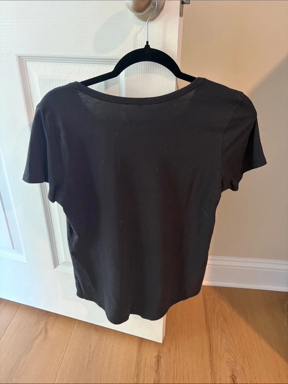 Lululemon Women’s Black Short-Sleeve Scoop Neck Top - Picture 4 of 4